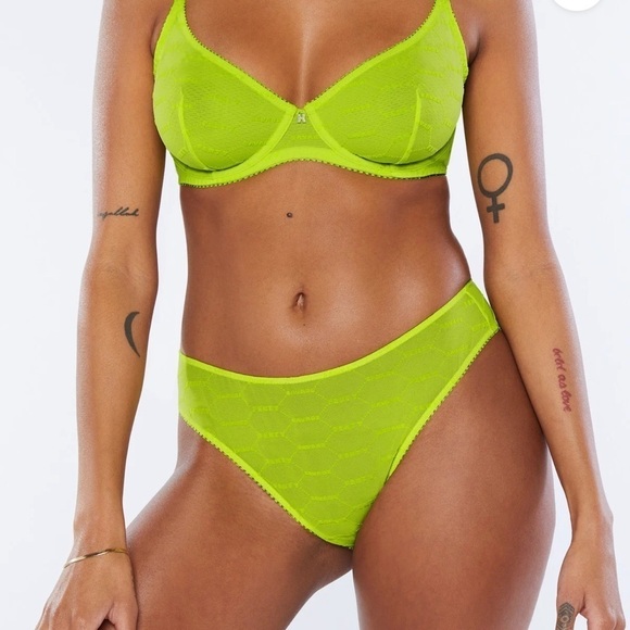 Flocked Logo Brazilian - Picture 1 of 6